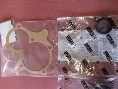 '90-'05 Mazda Miata OEM transmission seal kit (5 speed) 