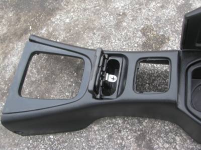 '99-'00 Mazda Miata Black Center Console, hinge is broken - Image 3